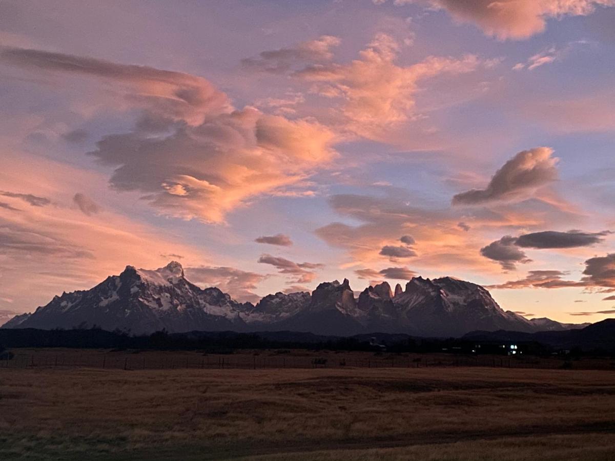 Vista Al Paine - Refugio De Aventura Bed & Breakfast Torres del Paine National Park Exterior photo